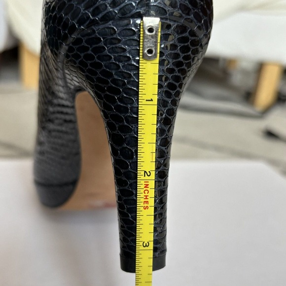 Stuart Weitzman Open Toe Black Patent Leather Snakeskin Print Heels. Sz 8.5. EUC - Picture 9 of 13